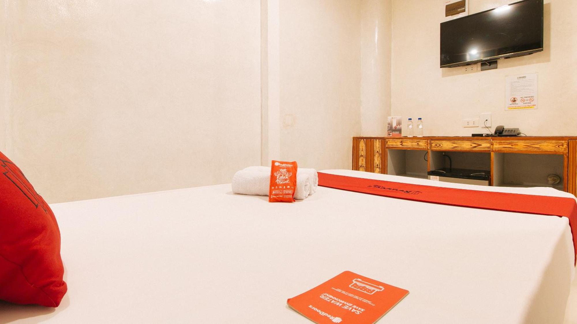 Готель Reddoorz @ Piy Margal Sampaloc Маніла Екстер'єр фото