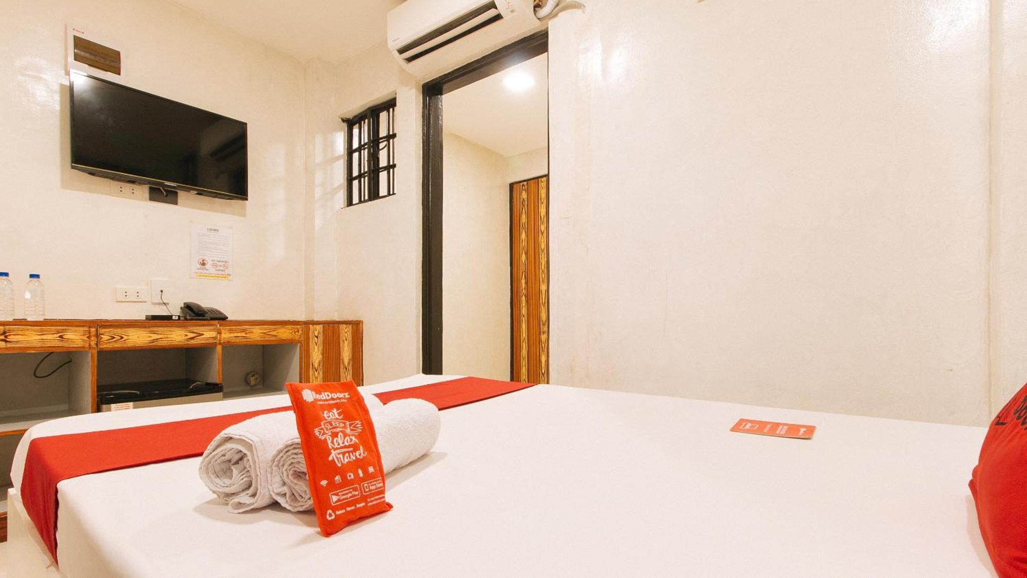 Готель Reddoorz @ Piy Margal Sampaloc Маніла Екстер'єр фото