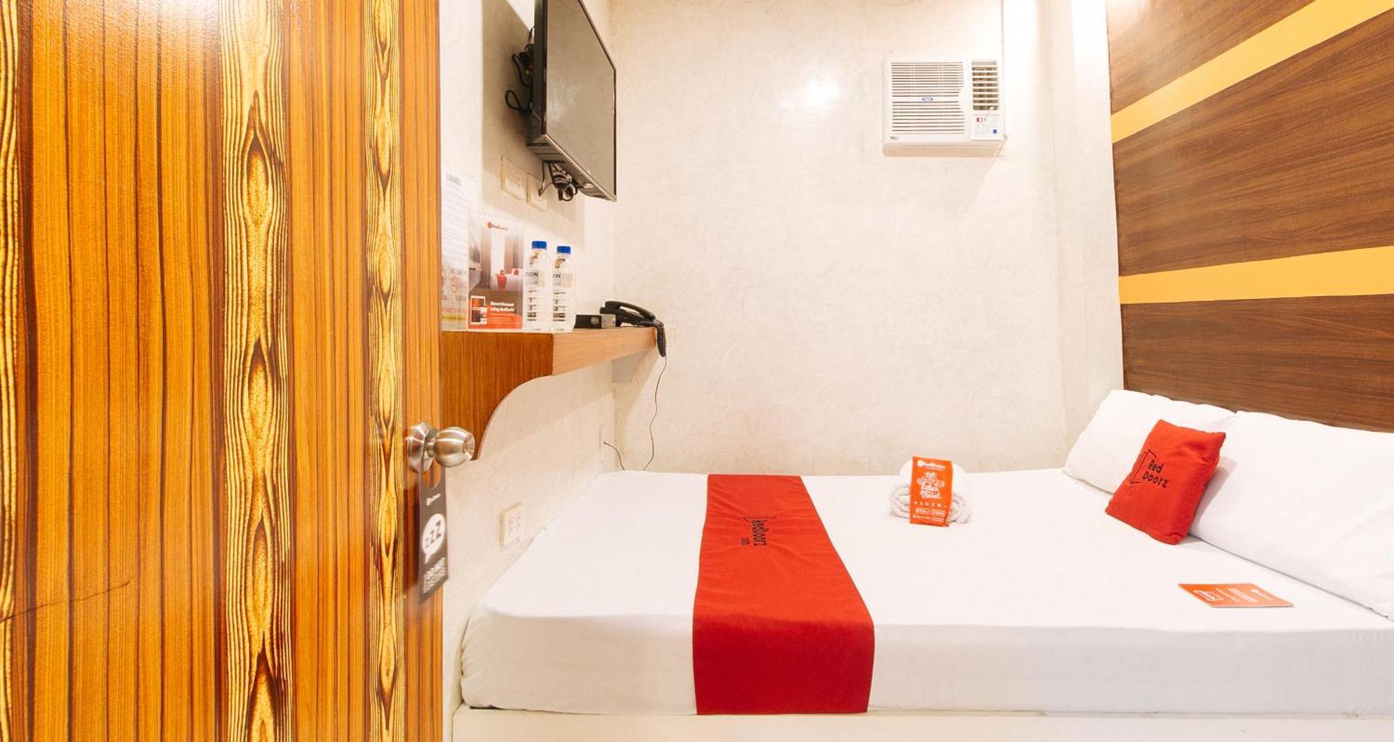 Готель Reddoorz @ Piy Margal Sampaloc Маніла Екстер'єр фото