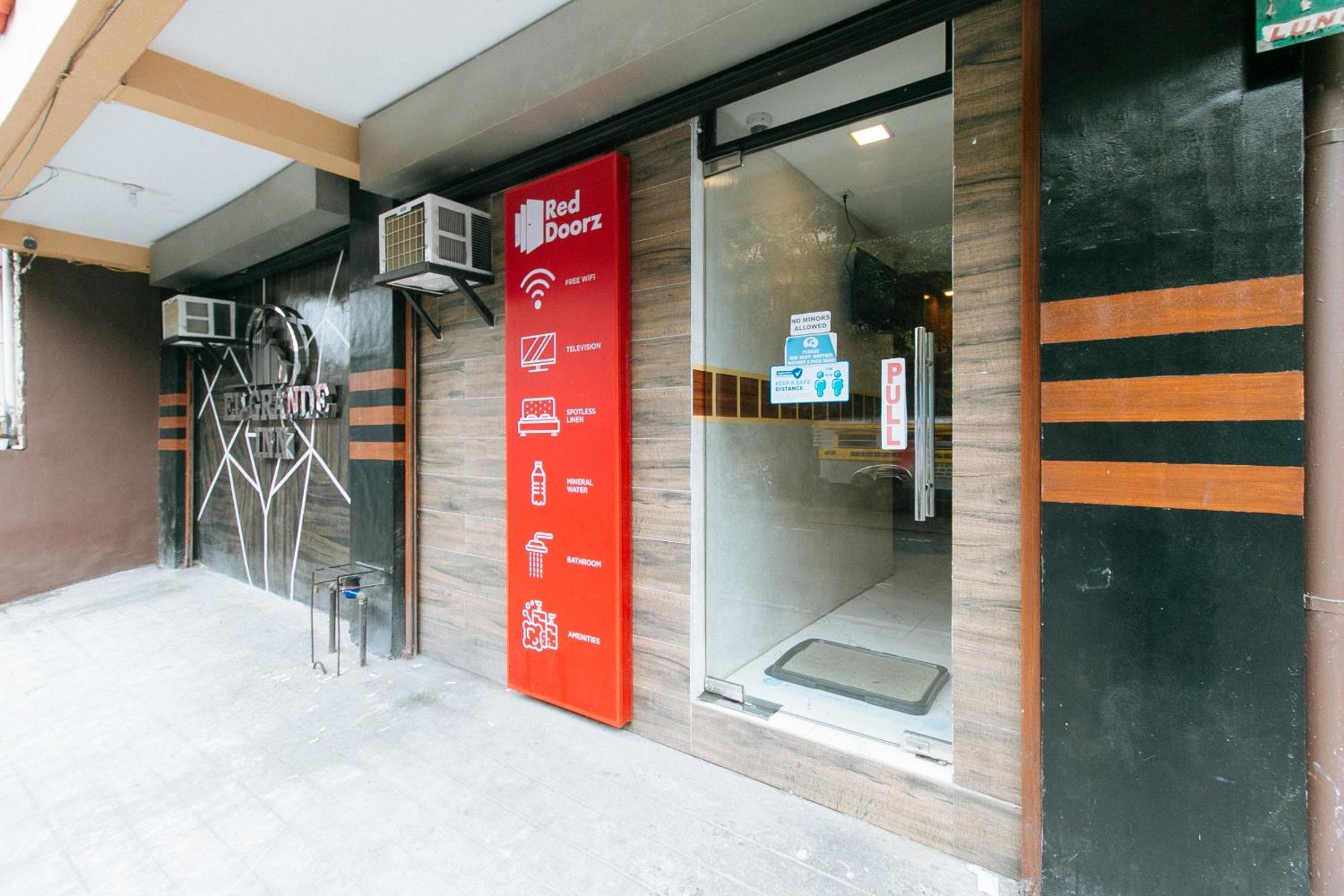 Готель Reddoorz @ Piy Margal Sampaloc Маніла Екстер'єр фото