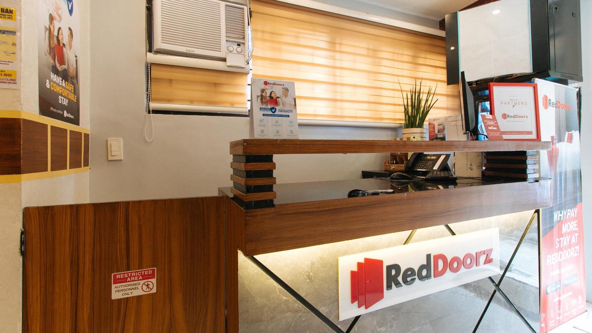 Готель Reddoorz @ Piy Margal Sampaloc Маніла Екстер'єр фото